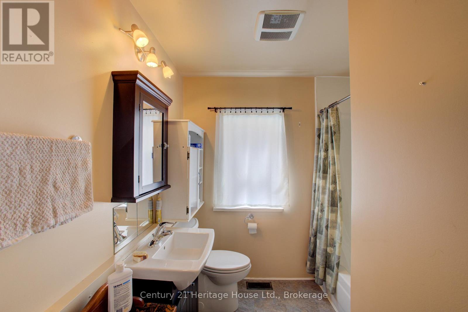 221 Lambton Street E, West Grey, Ontario  N0G 1R0 - Photo 25 - X13040940