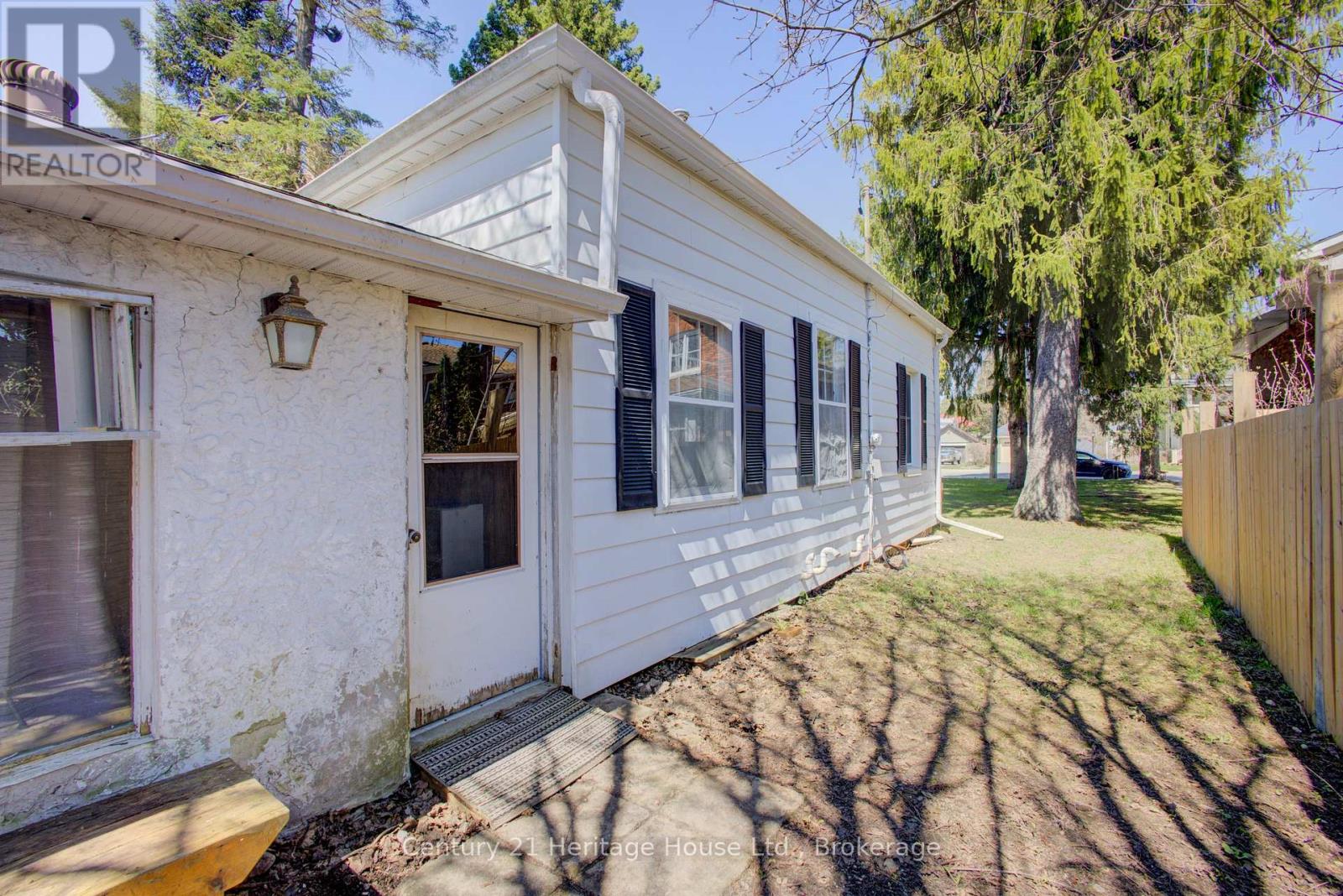 221 Lambton Street E, West Grey, Ontario  N0G 1R0 - Photo 31 - X13040940