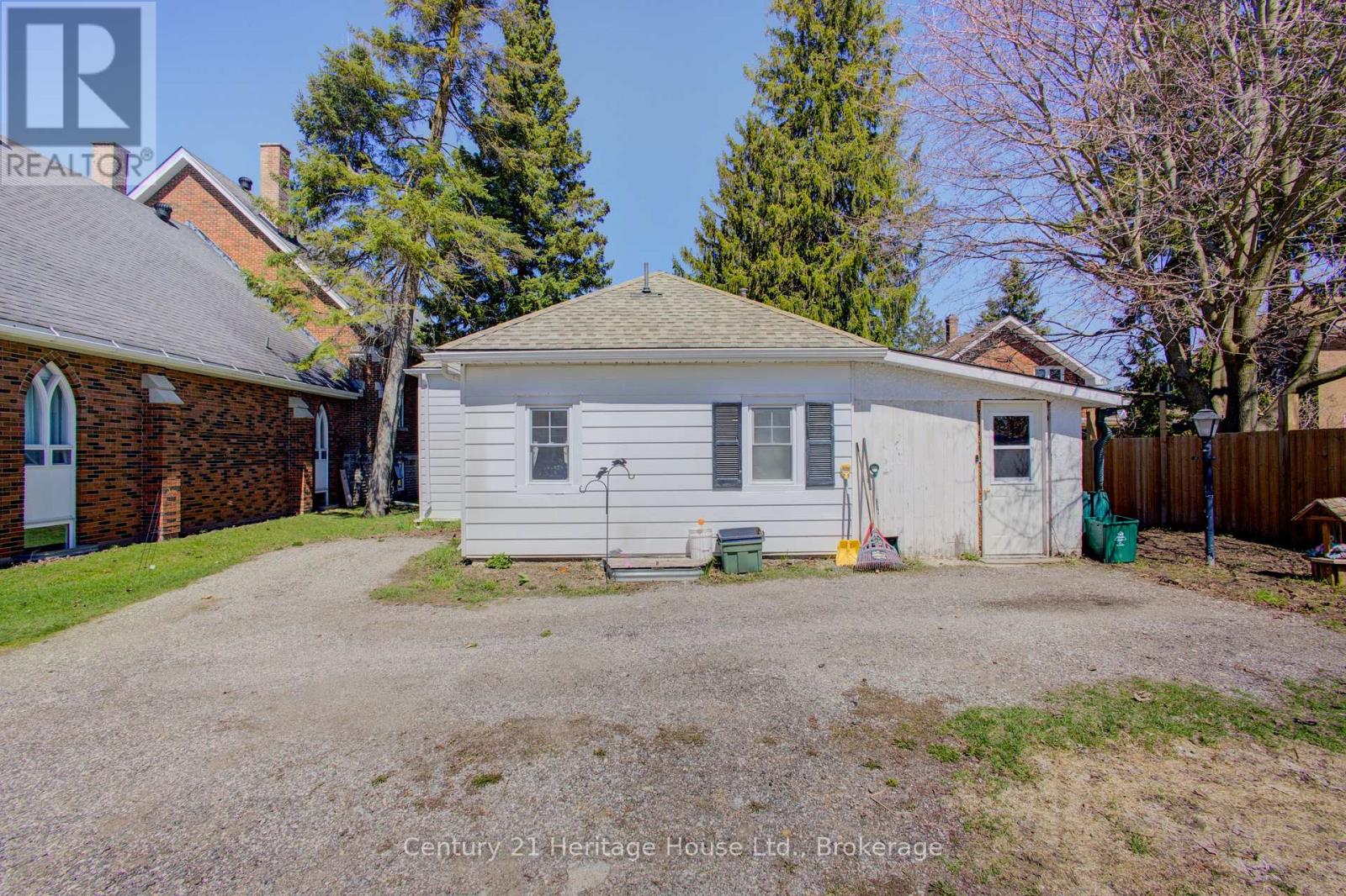 221 Lambton Street E, West Grey, Ontario  N0G 1R0 - Photo 33 - X13040940