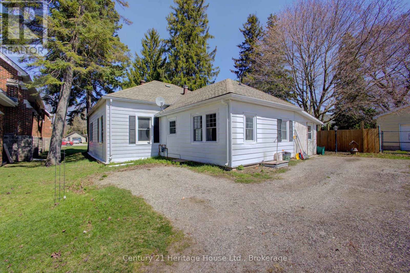 221 Lambton Street E, West Grey, Ontario  N0G 1R0 - Photo 34 - X13040940
