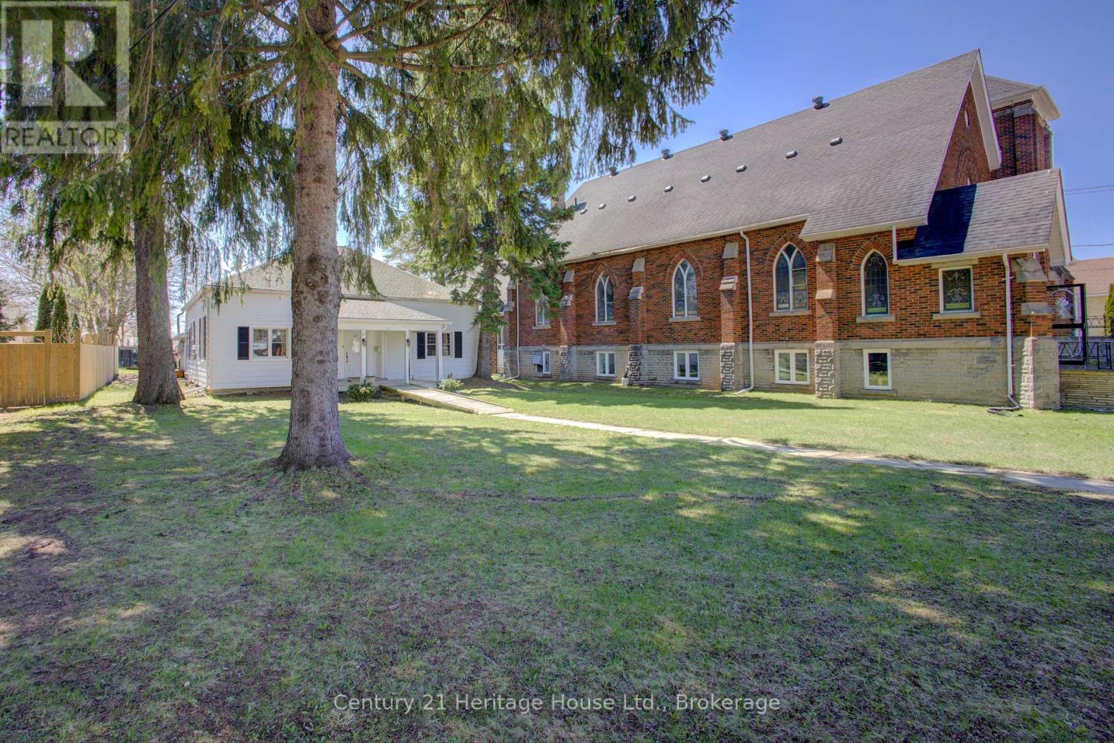 221 Lambton Street E, West Grey, Ontario  N0G 1R0 - Photo 4 - X13040940