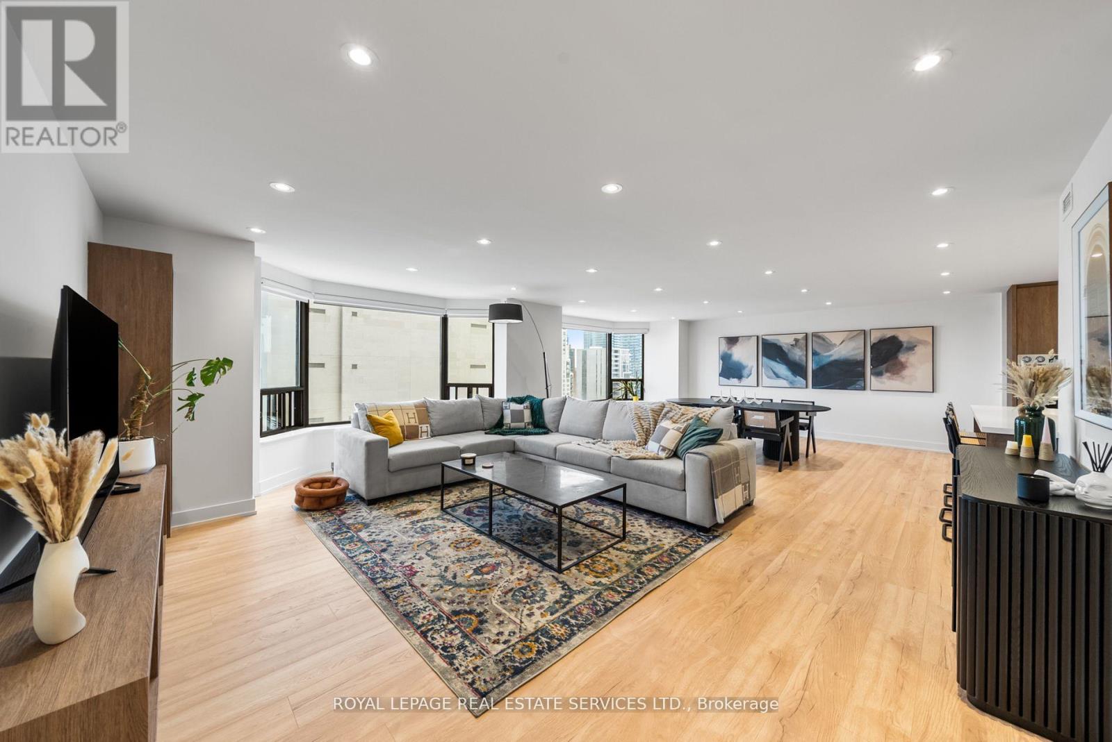 2008 - 175 CUMBERLAND STREET, Toronto, Ontario