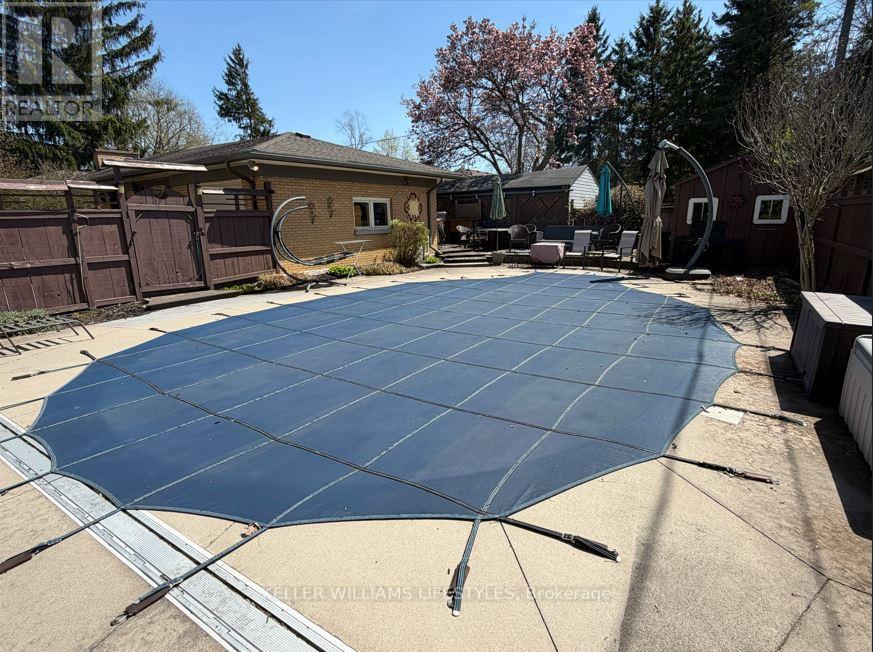 345 Glenrose Drive, London South, Ontario  N6K 2A9 - Photo 37 - X12847444