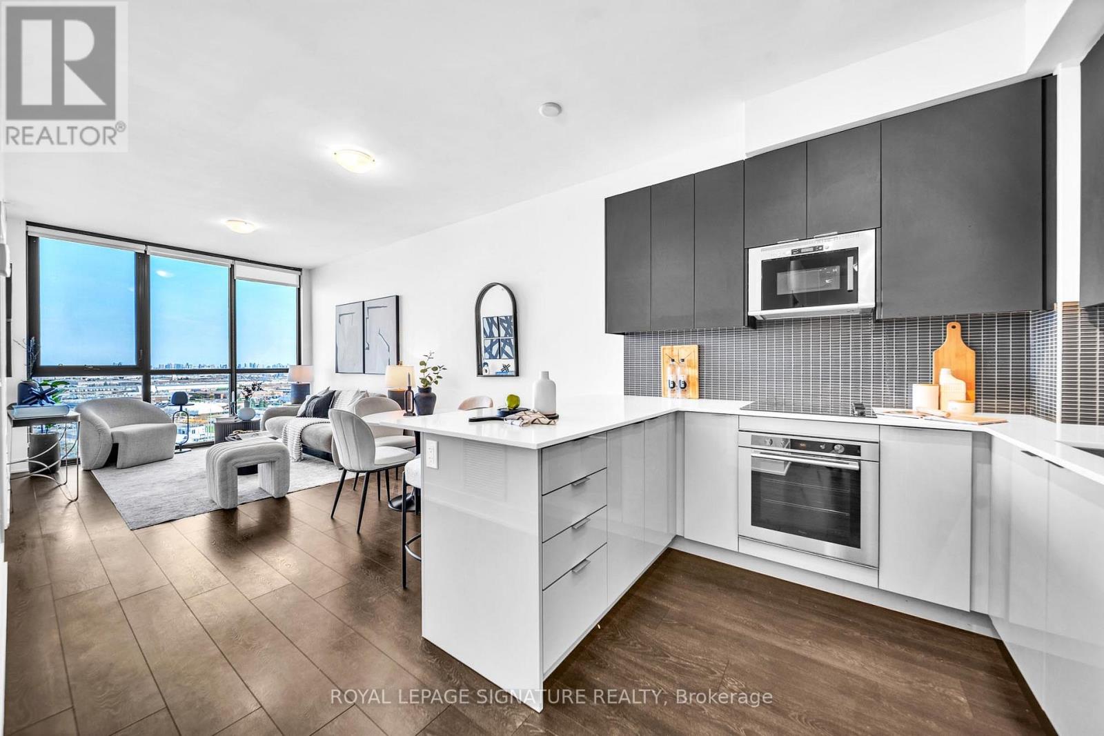 1610 - 2908 HIGHWAY 7, Vaughan, Ontario