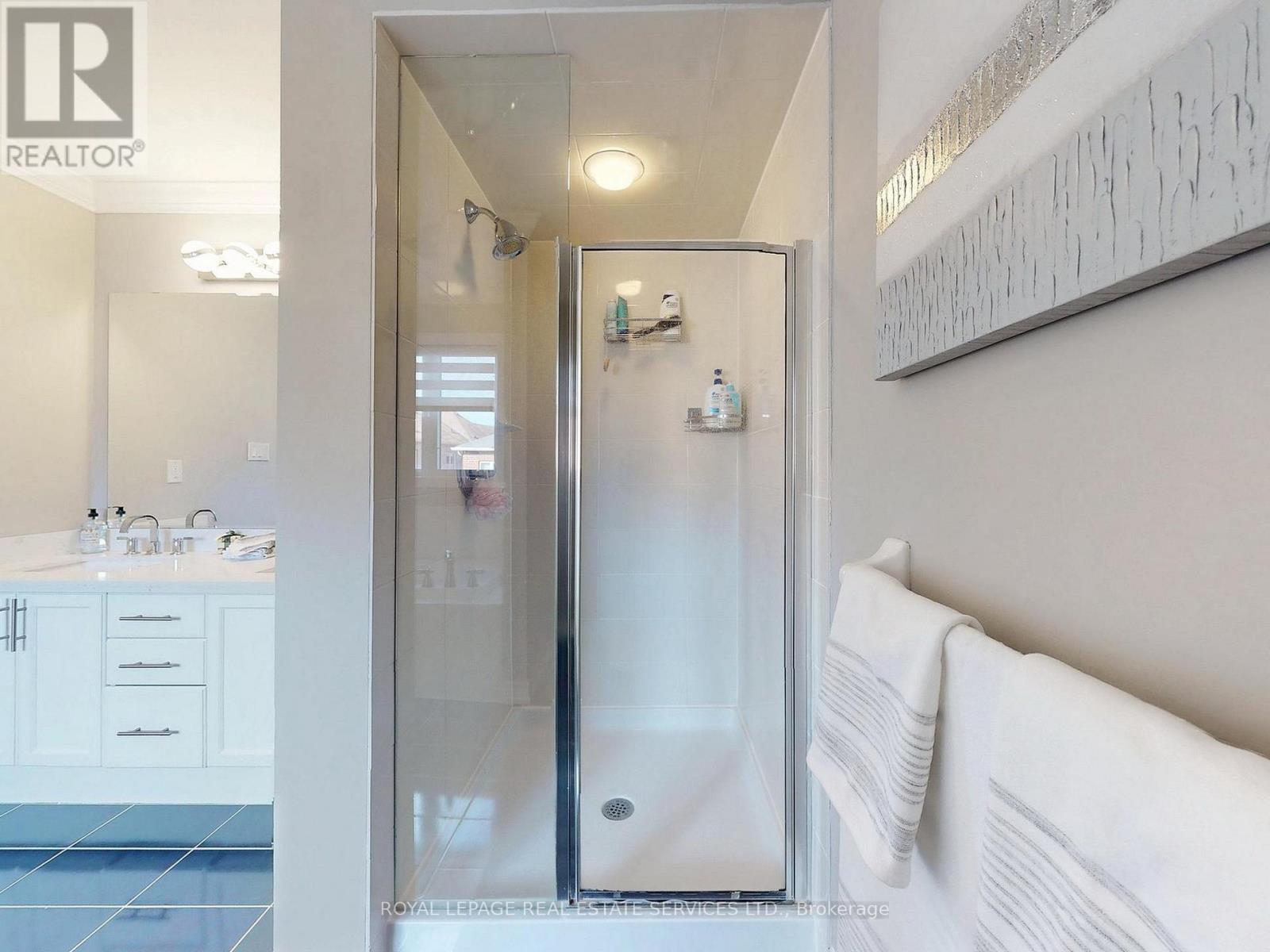 1158 Atkins Drive, Newmarket, Ontario  L3X 0A6 - Photo 24 - N13040732