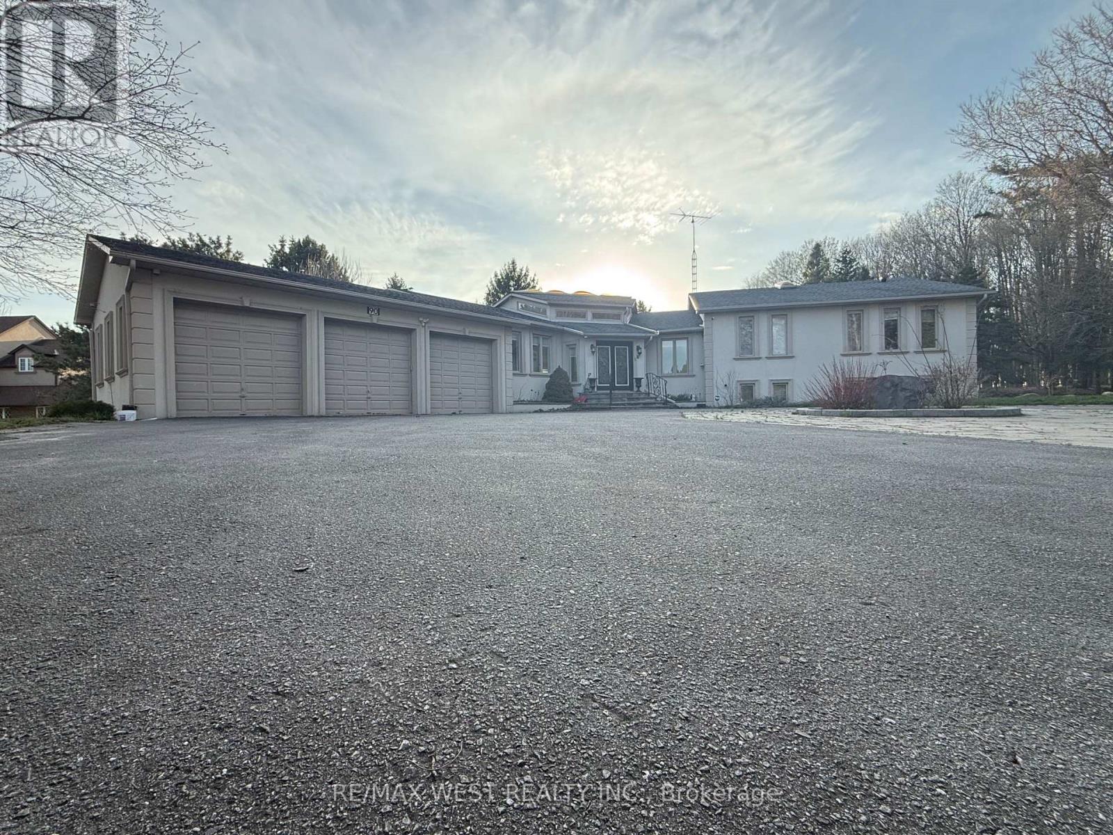 90 STEPHANIE BOULEVARD, Vaughan, Ontario