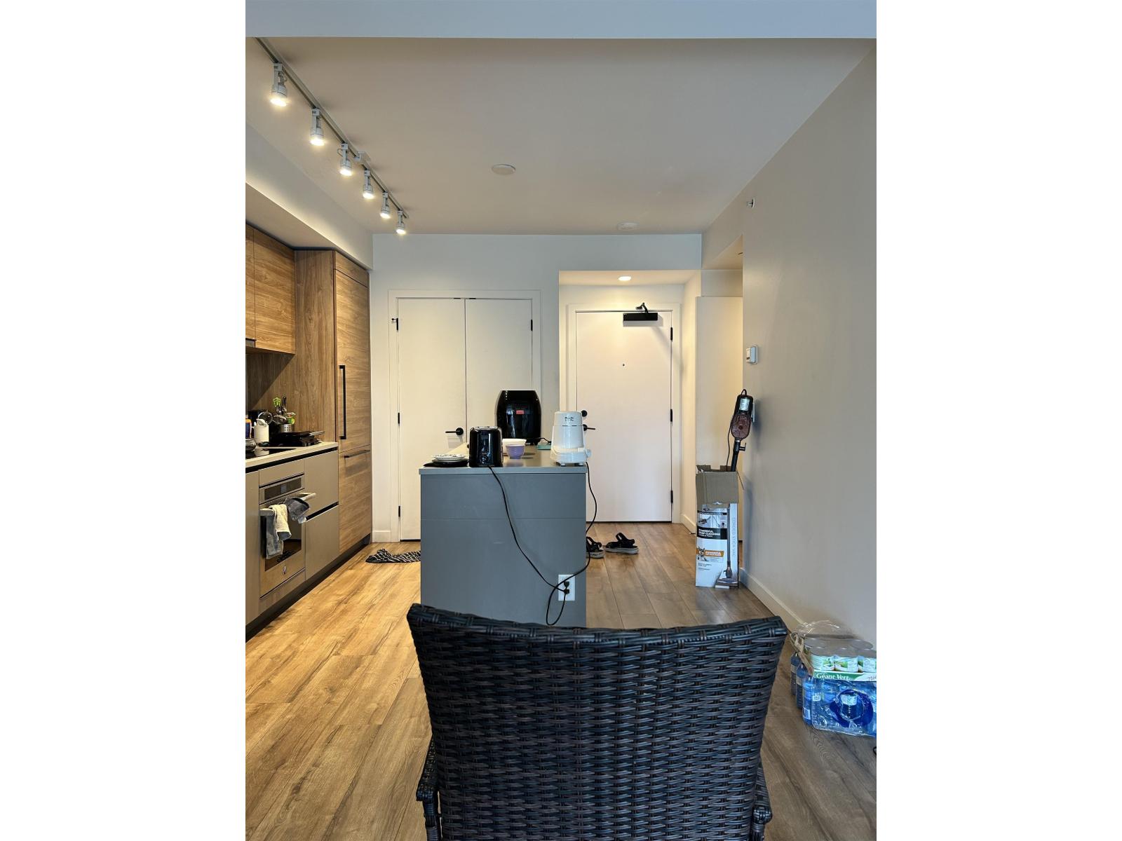 809 10448 University Drive, Surrey, British Columbia  V3T 0S7 - Photo 5 - R3099392