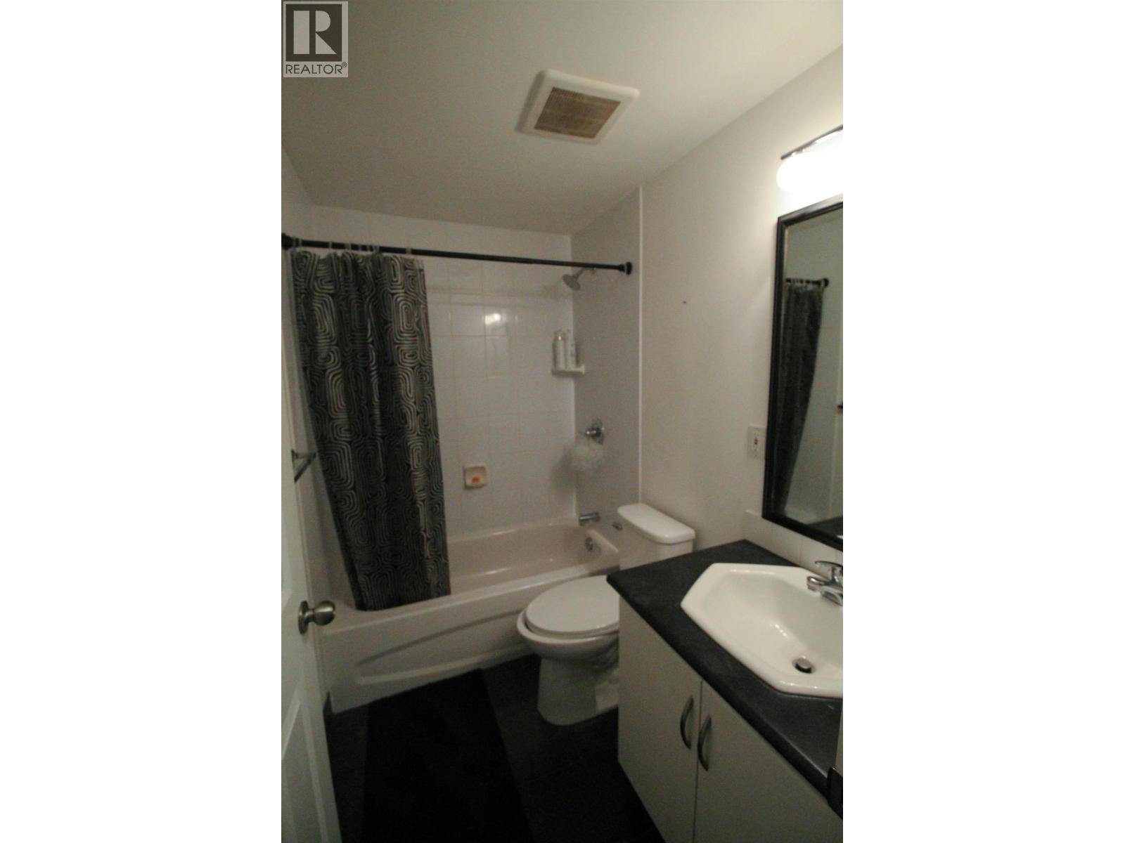 737 Robinson, Coquitlam, British Columbia  V3J 4E9 - Photo 8 - R3114935