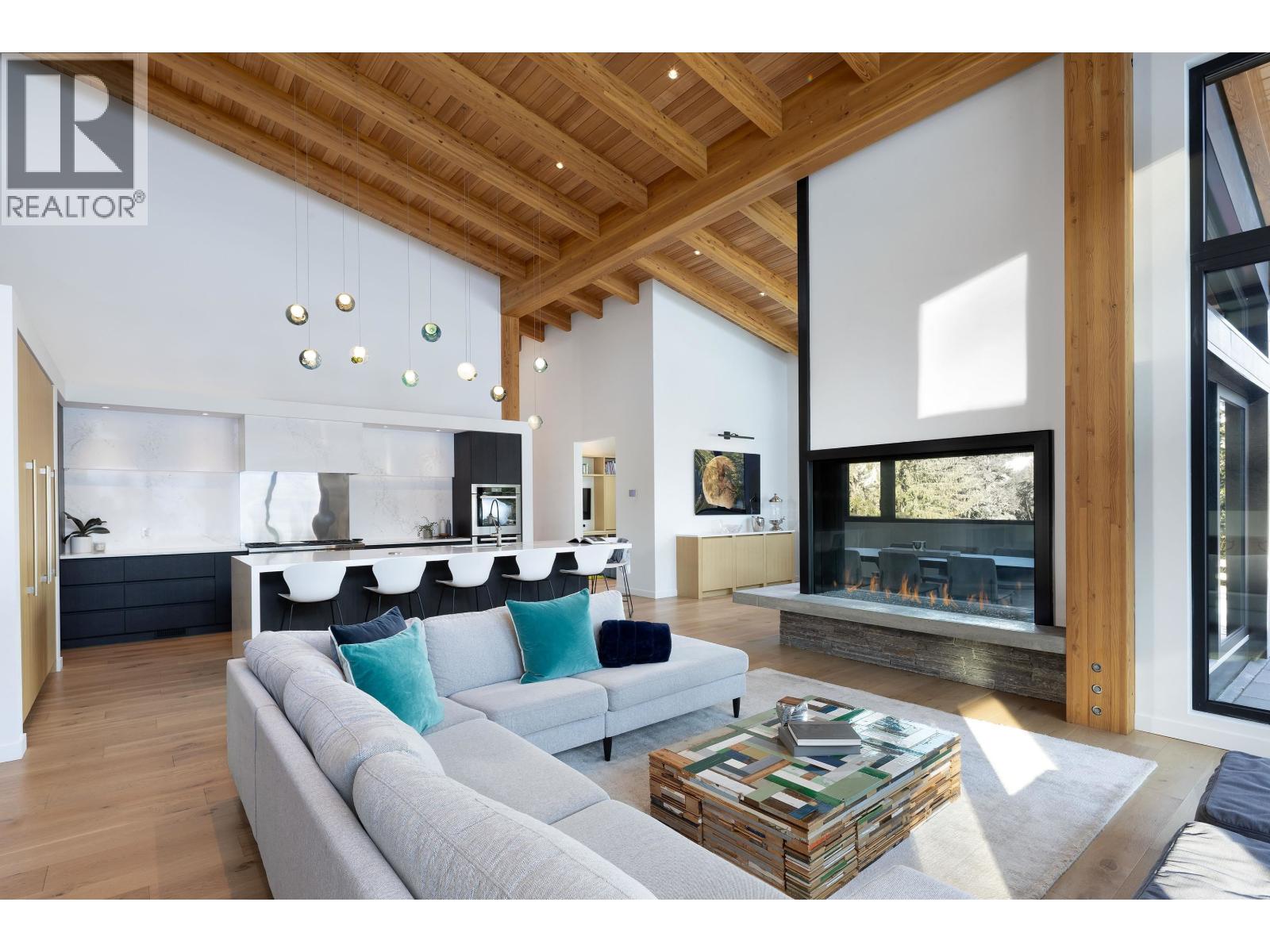 1600 Southlands Lane, Whistler, British Columbia  V8E 0A2 - Photo 3 - R3074414