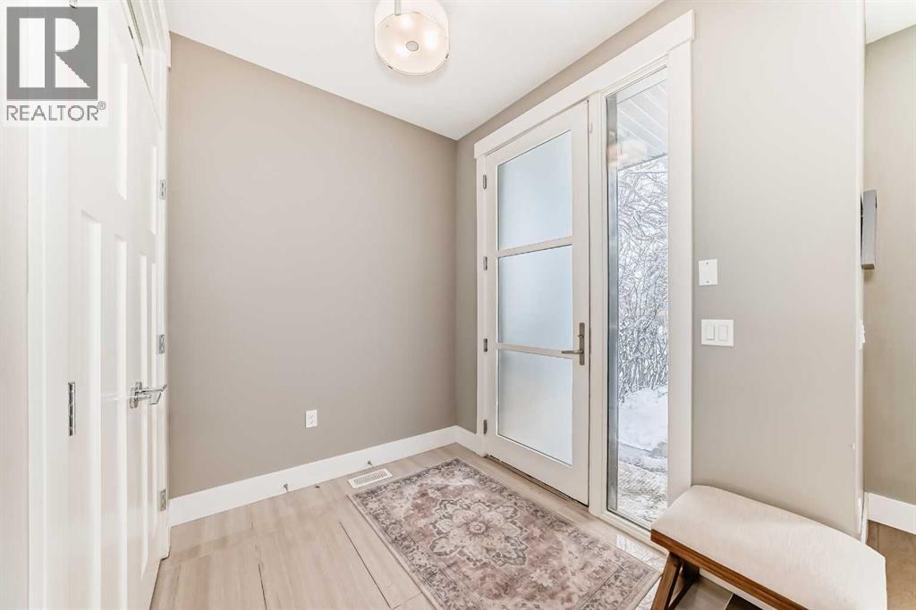 2117 51 Avenue SW, Calgary, Alberta  T3E 1J8 - Photo 2 - A2297431