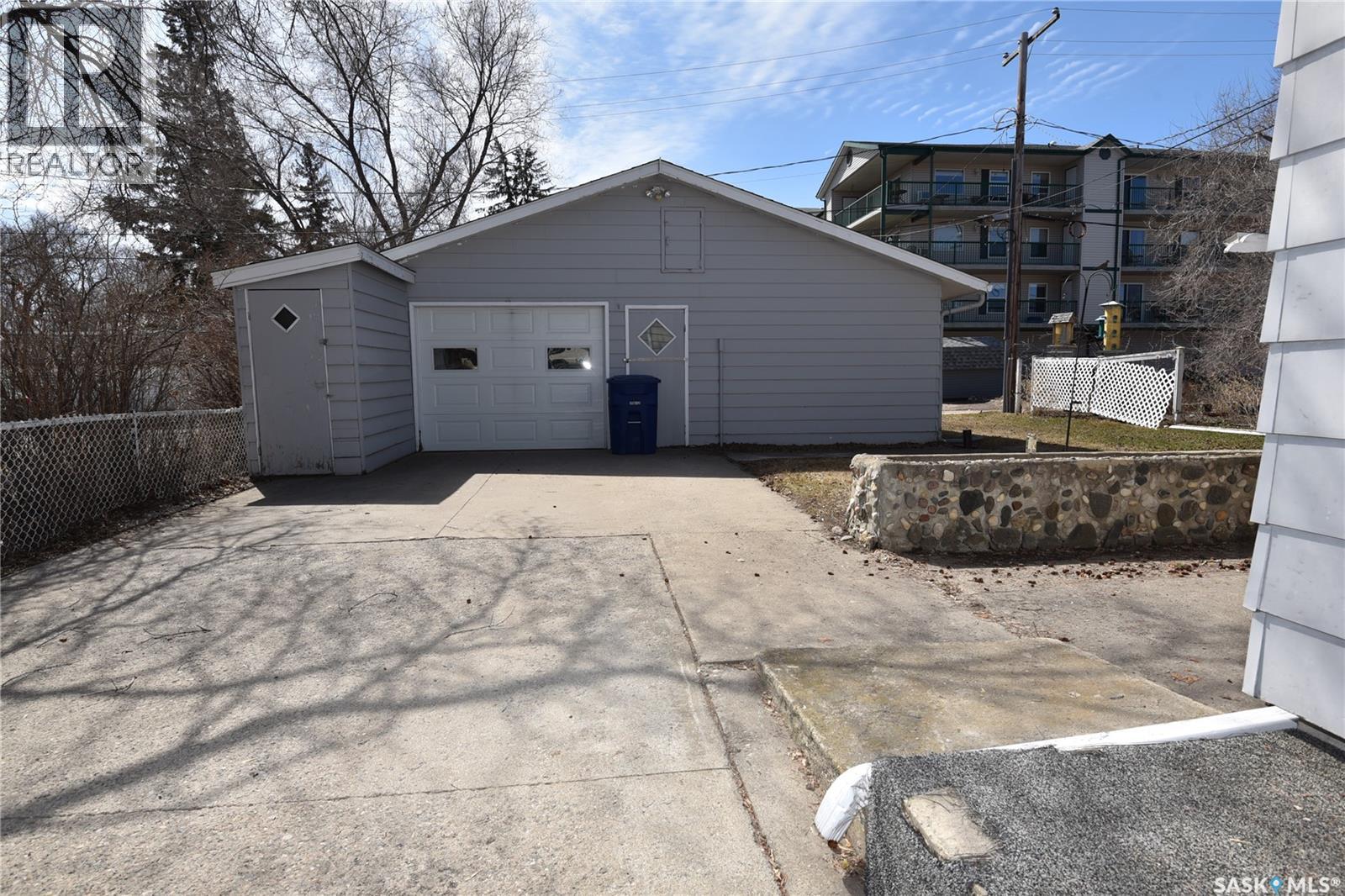 220 2nd Street E, Nipawin, Saskatchewan  S0E 1E0 - Photo 28 - SK033869