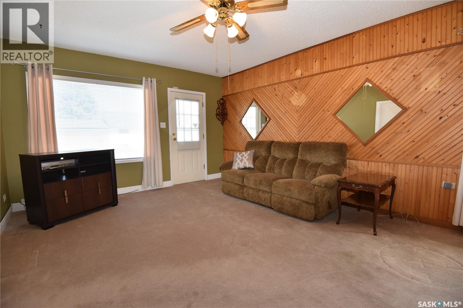 220 2nd Street E, Nipawin, Saskatchewan  S0E 1E0 - Photo 9 - SK033869