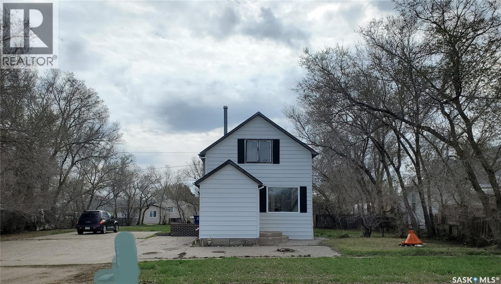 321 1st STREET W, Ponteix, Saskatchewan