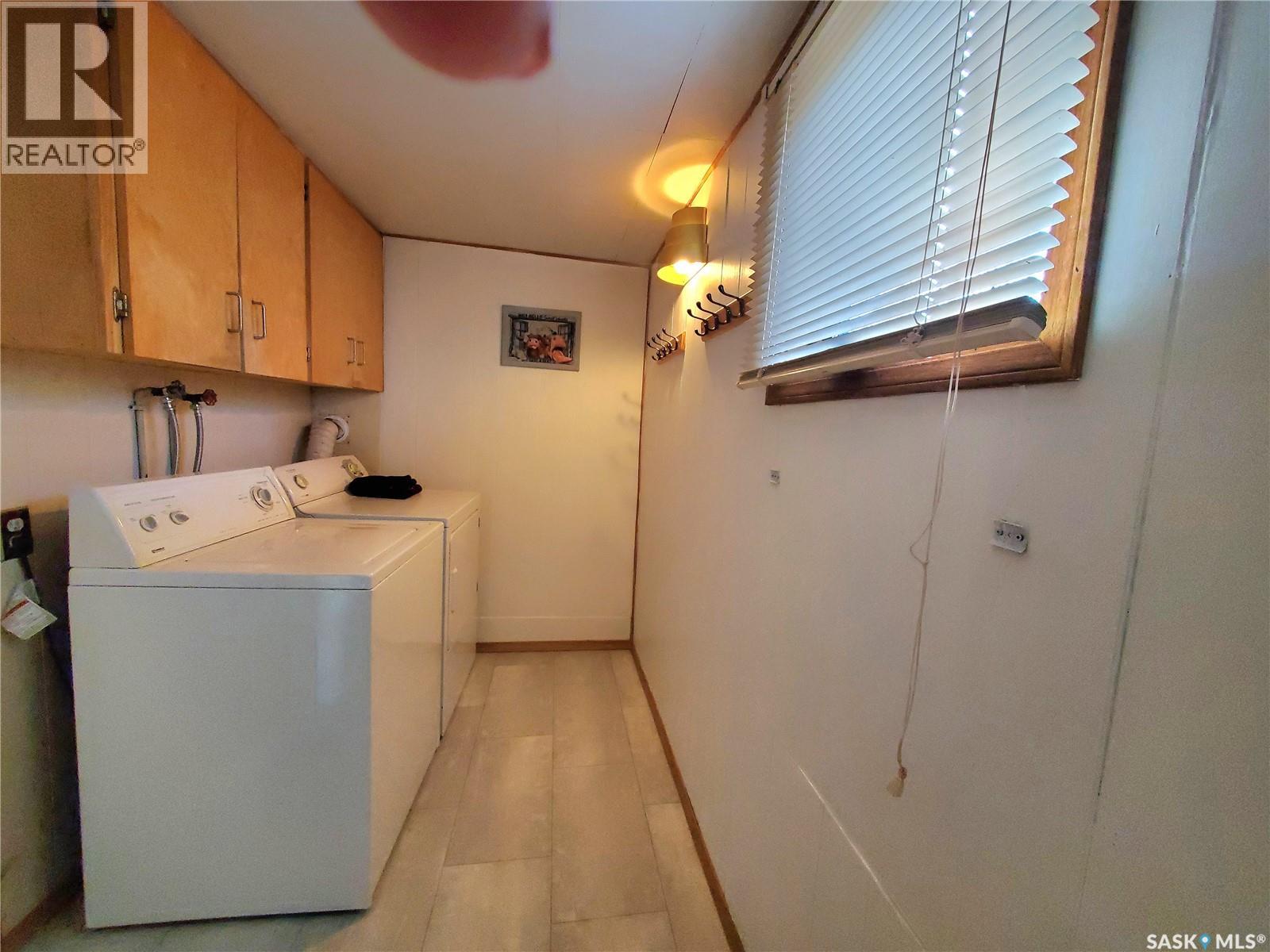 321 1st Street W, Ponteix, Saskatchewan  S0N 1Z0 - Photo 10 - SK033867