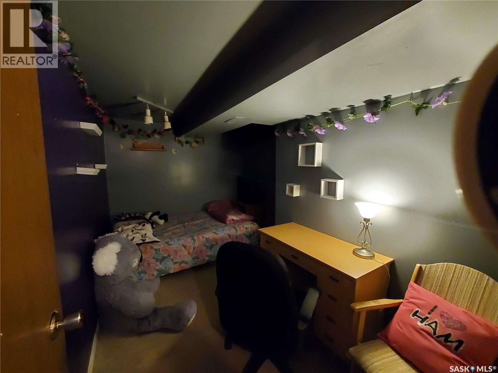 321 1st Street W, Ponteix, Saskatchewan  S0N 1Z0 - Photo 23 - SK033867