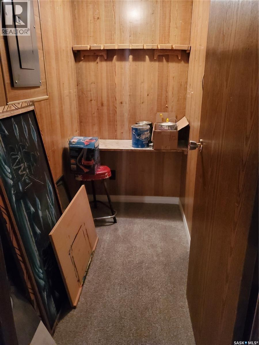 321 1st Street W, Ponteix, Saskatchewan  S0N 1Z0 - Photo 27 - SK033867