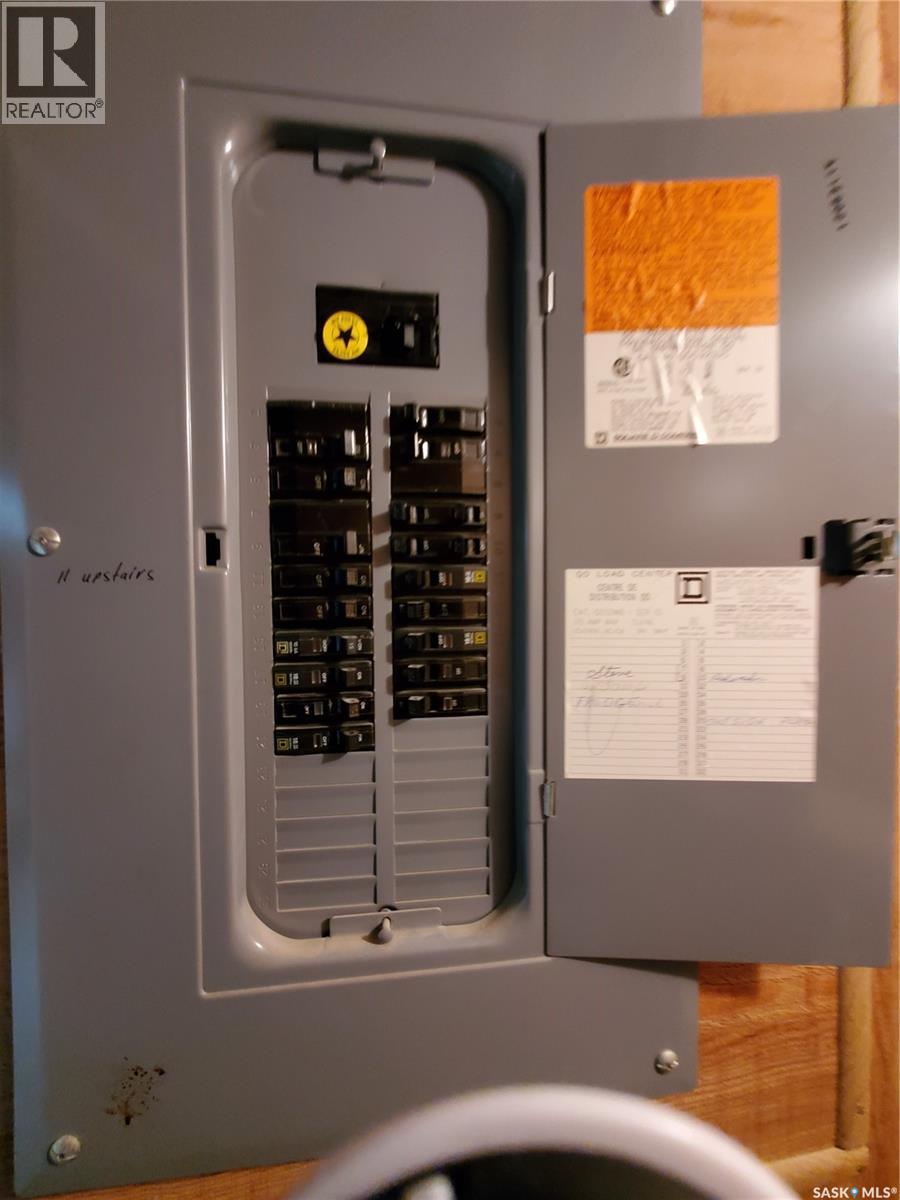 321 1st Street W, Ponteix, Saskatchewan  S0N 1Z0 - Photo 32 - SK033867