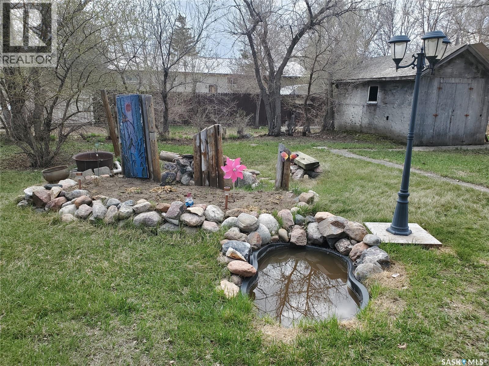 321 1st Street W, Ponteix, Saskatchewan  S0N 1Z0 - Photo 37 - SK033867