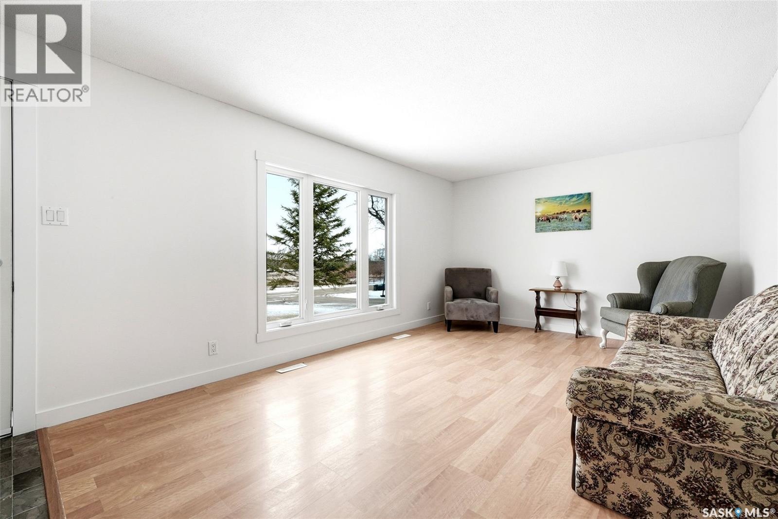 112 1st Avenue, Edenwold, Saskatchewan  S0G 1K0 - Photo 4 - SK033825