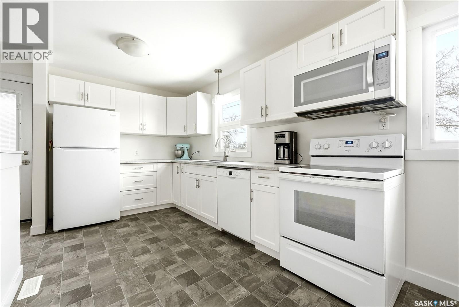 112 1st Avenue, Edenwold, Saskatchewan  S0G 1K0 - Photo 7 - SK033825