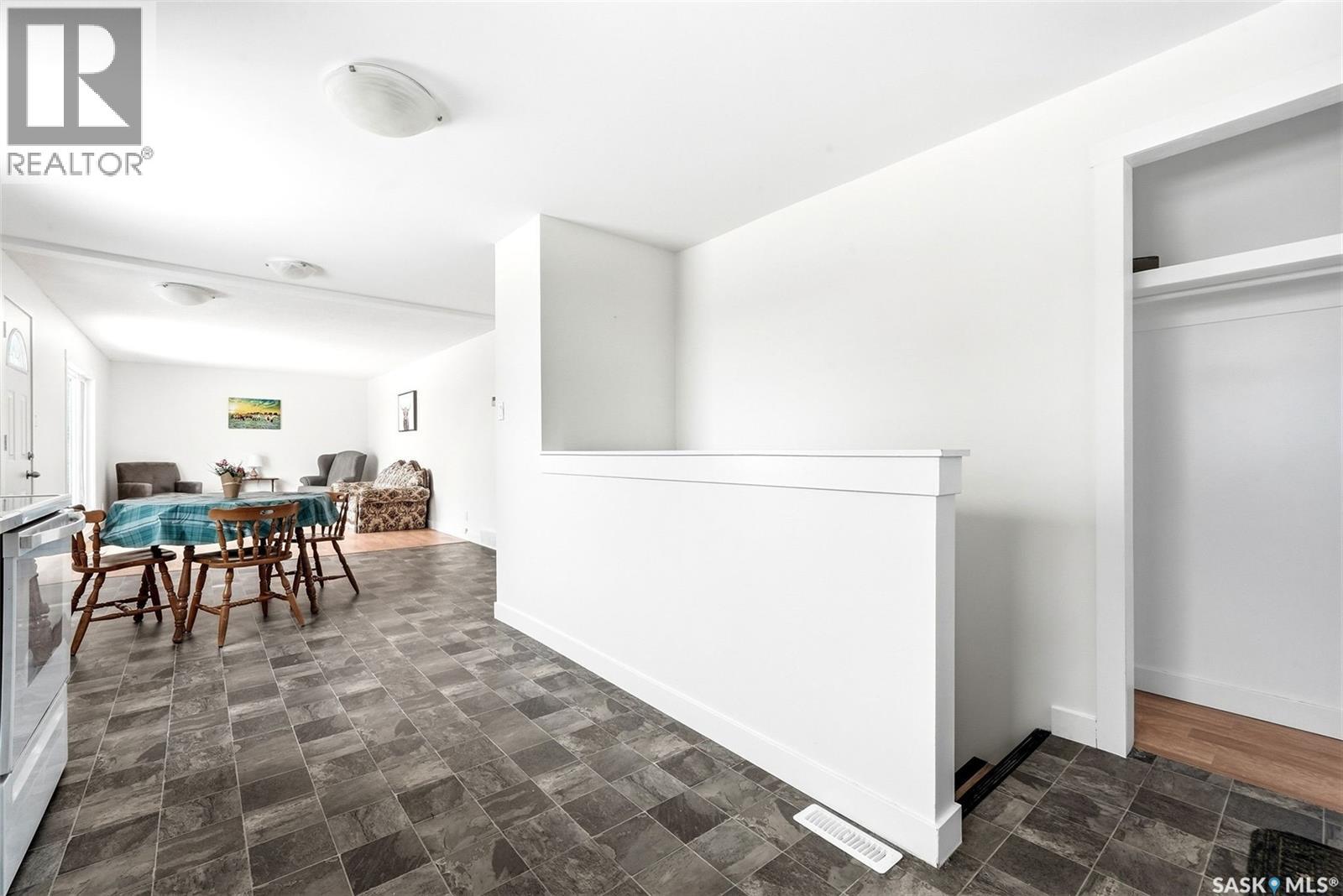 112 1st Avenue, Edenwold, Saskatchewan  S0G 1K0 - Photo 9 - SK033825