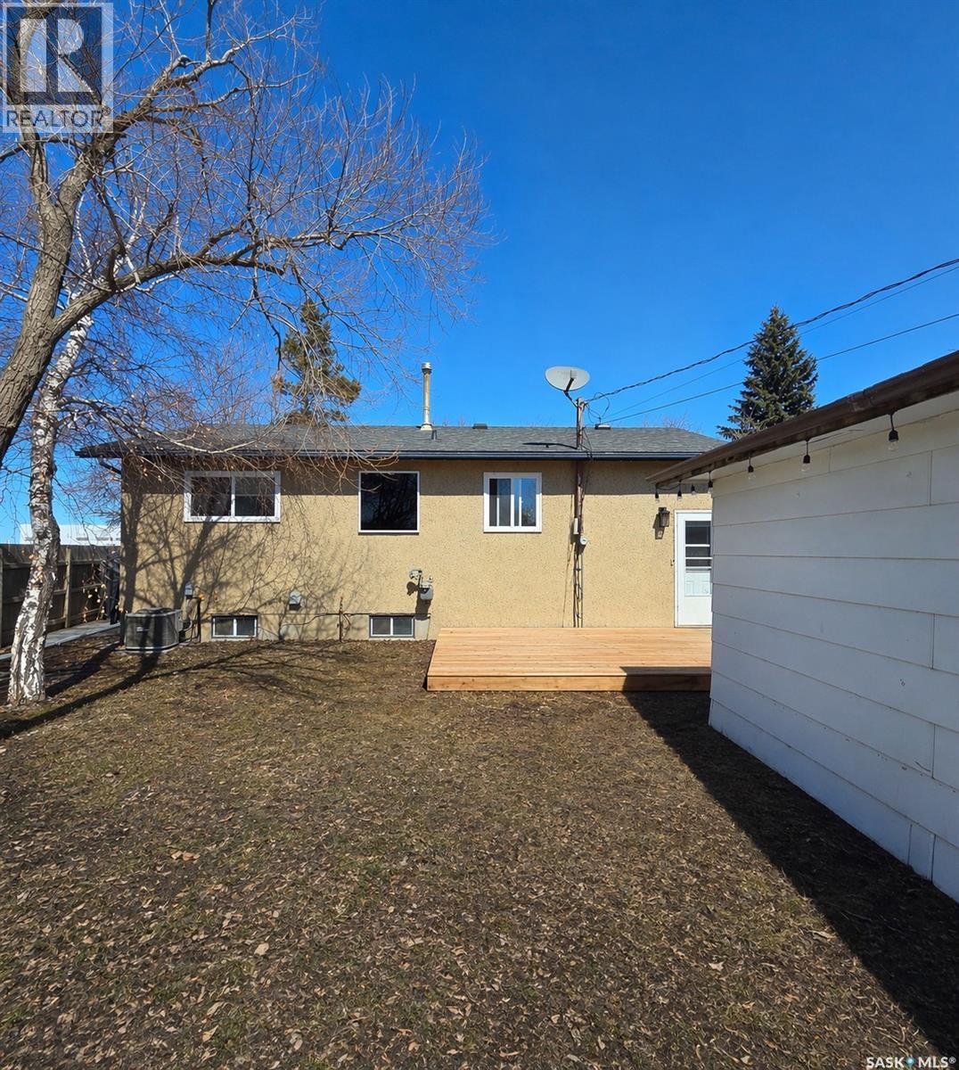 602 97th Avenue, Tisdale, Saskatchewan  S0E 1T0 - Photo 14 - SK033755