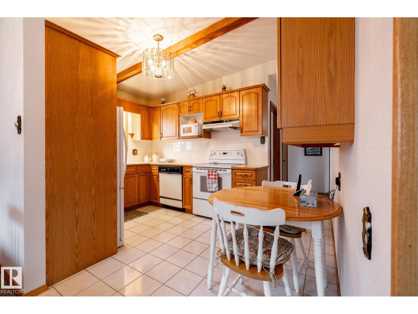 8612 68a St Nw, Edmonton, Alberta  T6B 1T5 - Photo 12 - E4484024