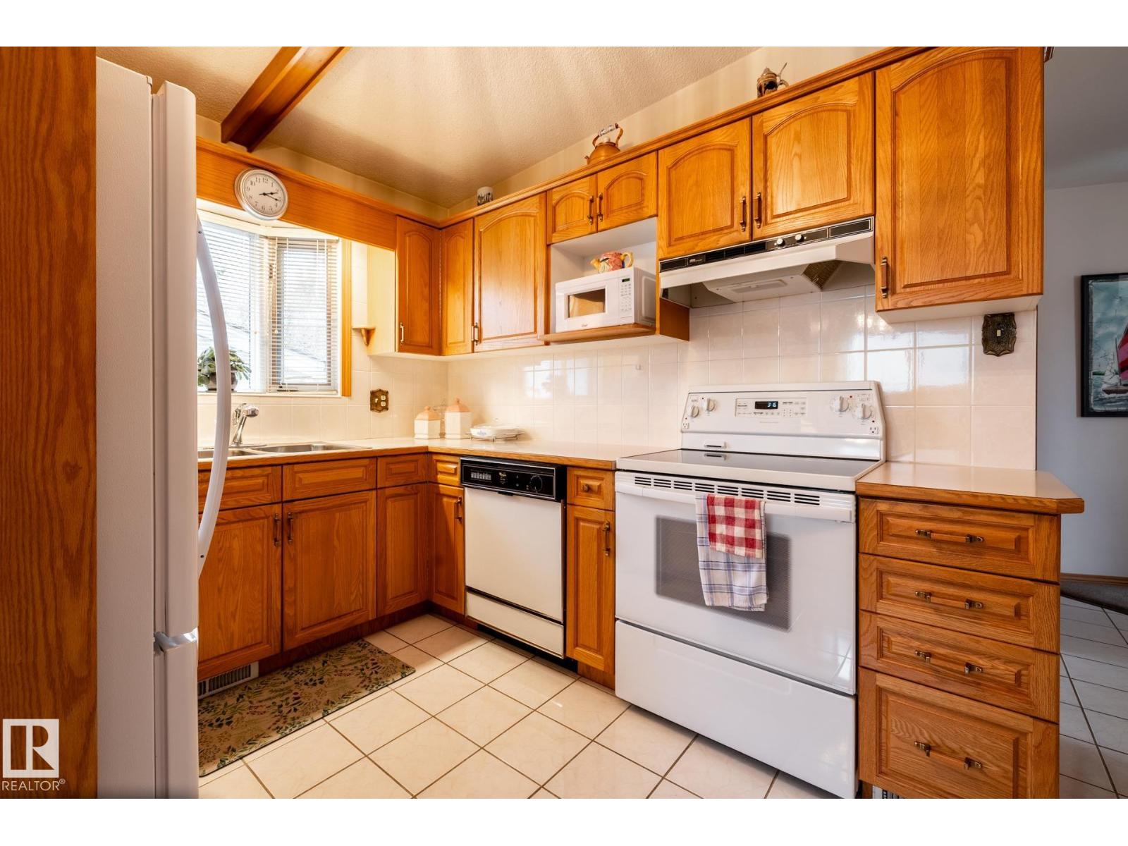 8612 68a St Nw, Edmonton, Alberta  T6B 1T5 - Photo 13 - E4484024