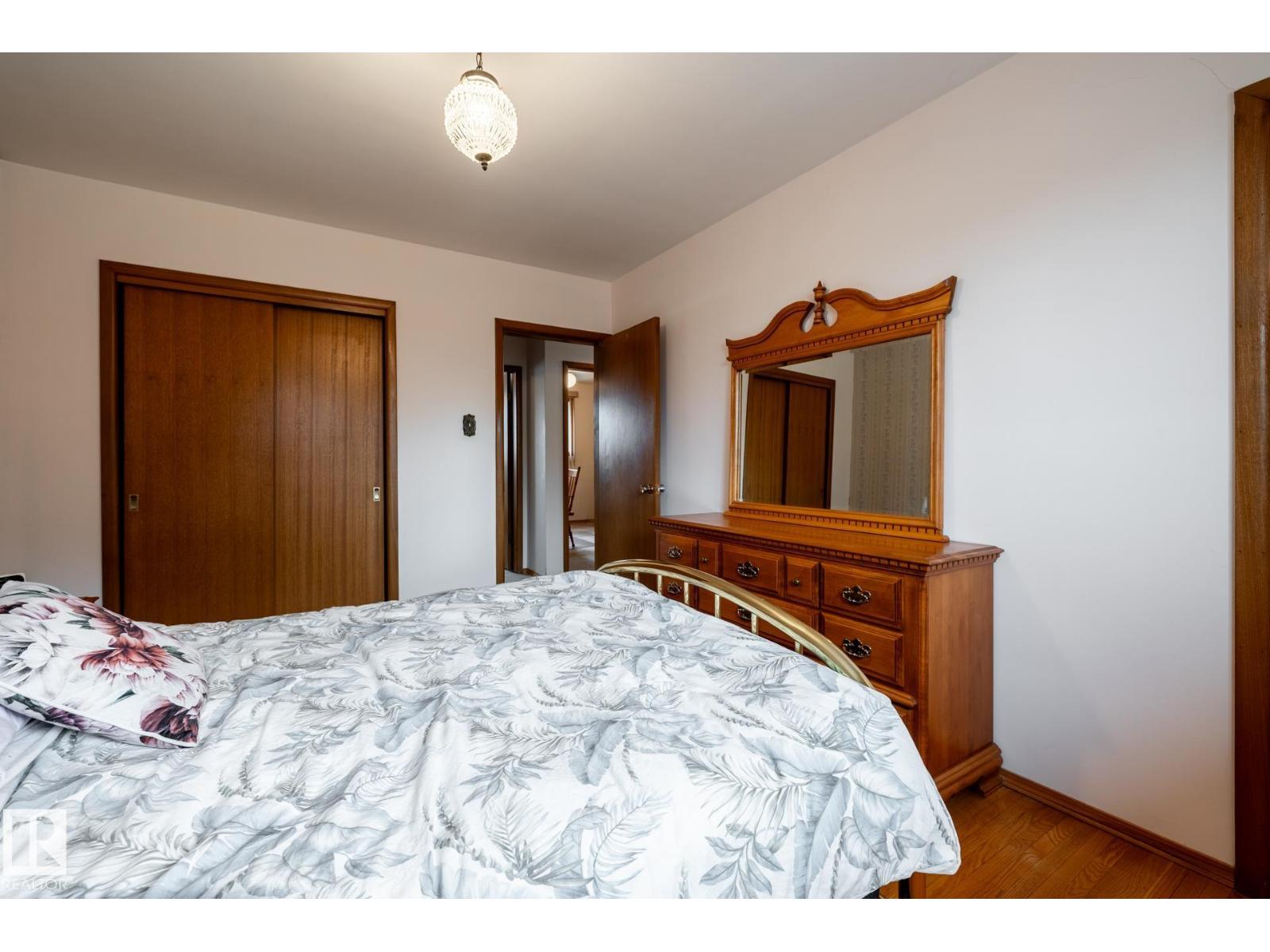 8612 68a St Nw, Edmonton, Alberta  T6B 1T5 - Photo 23 - E4484024