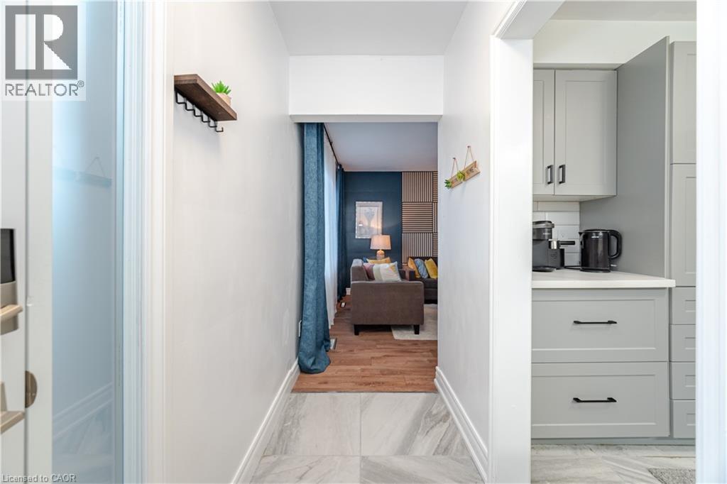 297 Mohawk Road W, Hamilton, Ontario  L9C 1W2 - Photo 5 - 40823920