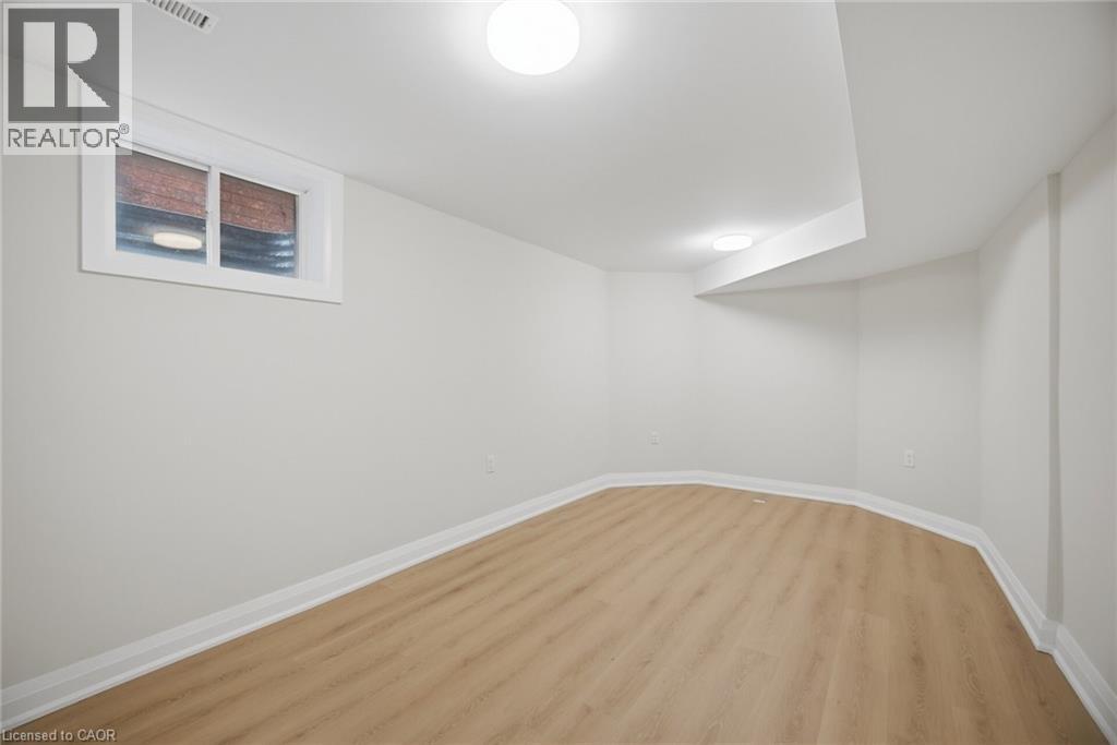 11 Wessenger Drive, Barrie, Ontario  L4N 8R8 - Photo 44 - 40823933