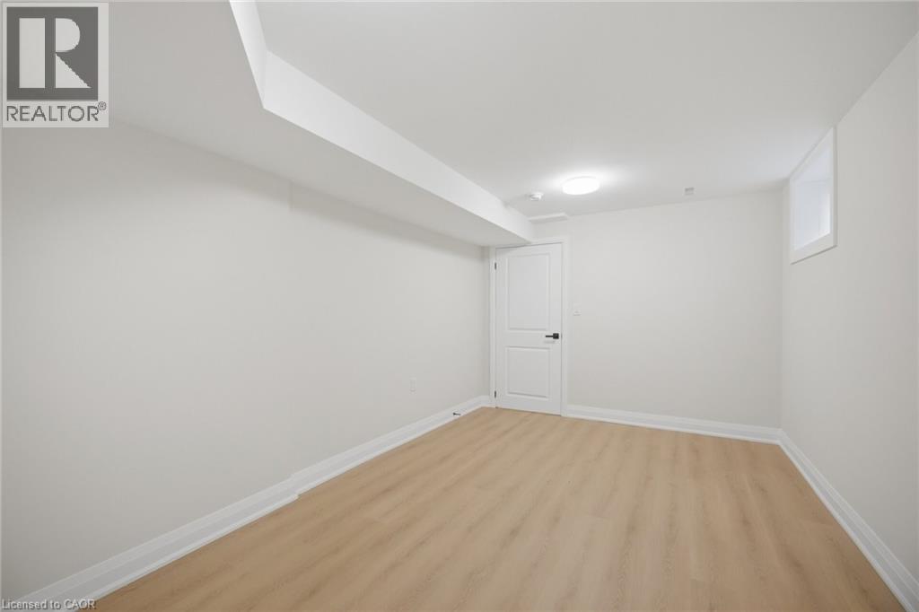 11 Wessenger Drive, Barrie, Ontario  L4N 8R8 - Photo 45 - 40823933