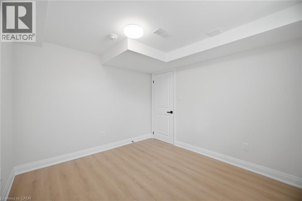 11 Wessenger Drive, Barrie, Ontario  L4N 8R8 - Photo 43 - 40823933