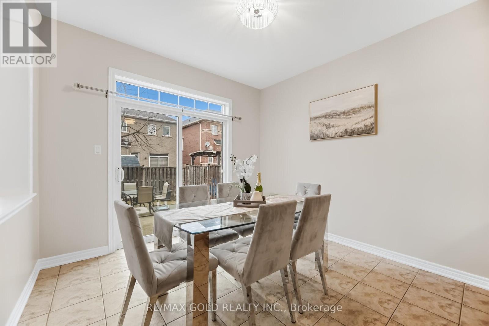 152 Father Tobin Road, Brampton, Ontario  L6R 0E3 - Photo 9 - W13040634