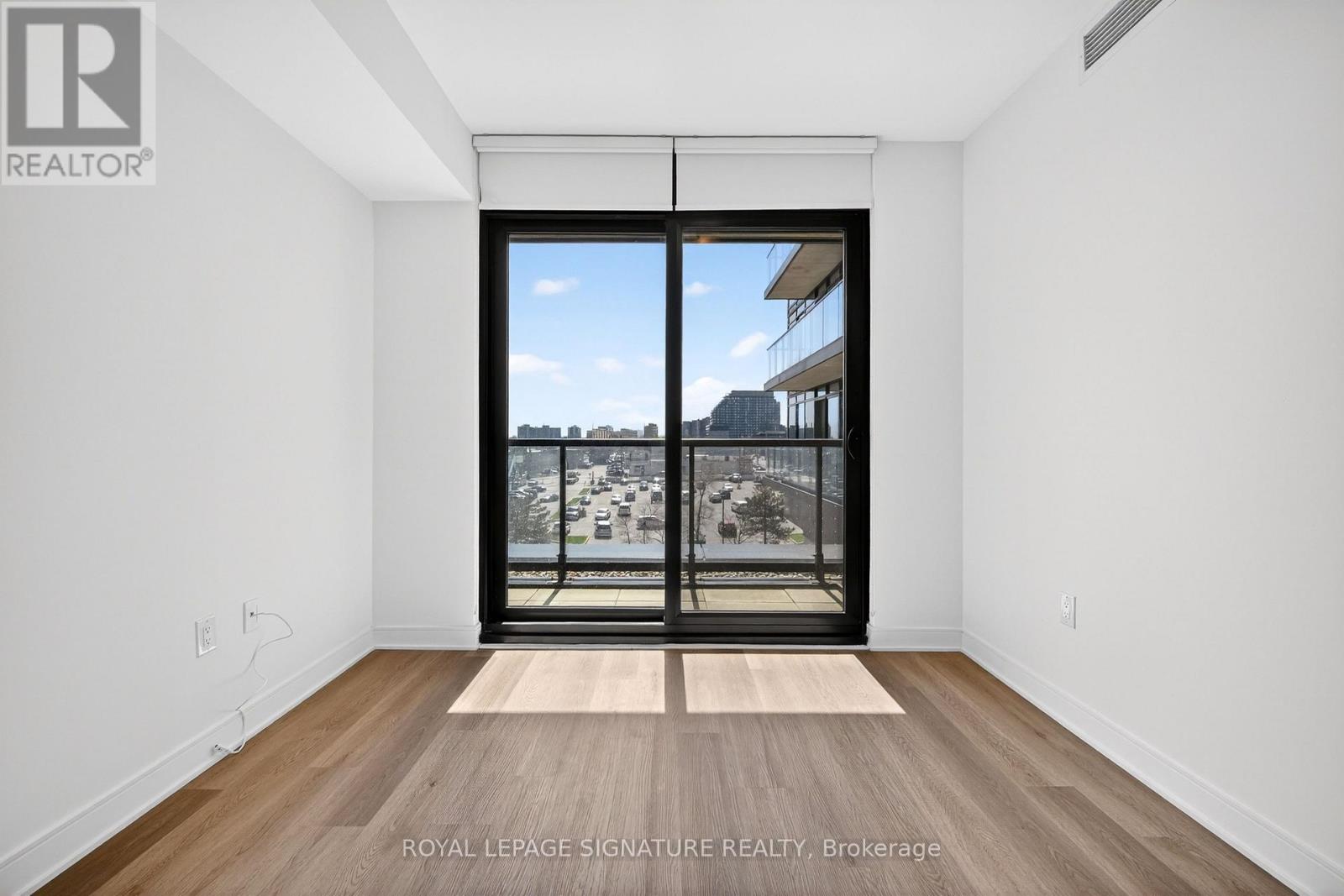 326 - 86 Dundas Street E, Mississauga, Ontario  L5A 0B1 - Photo 3 - W13040692