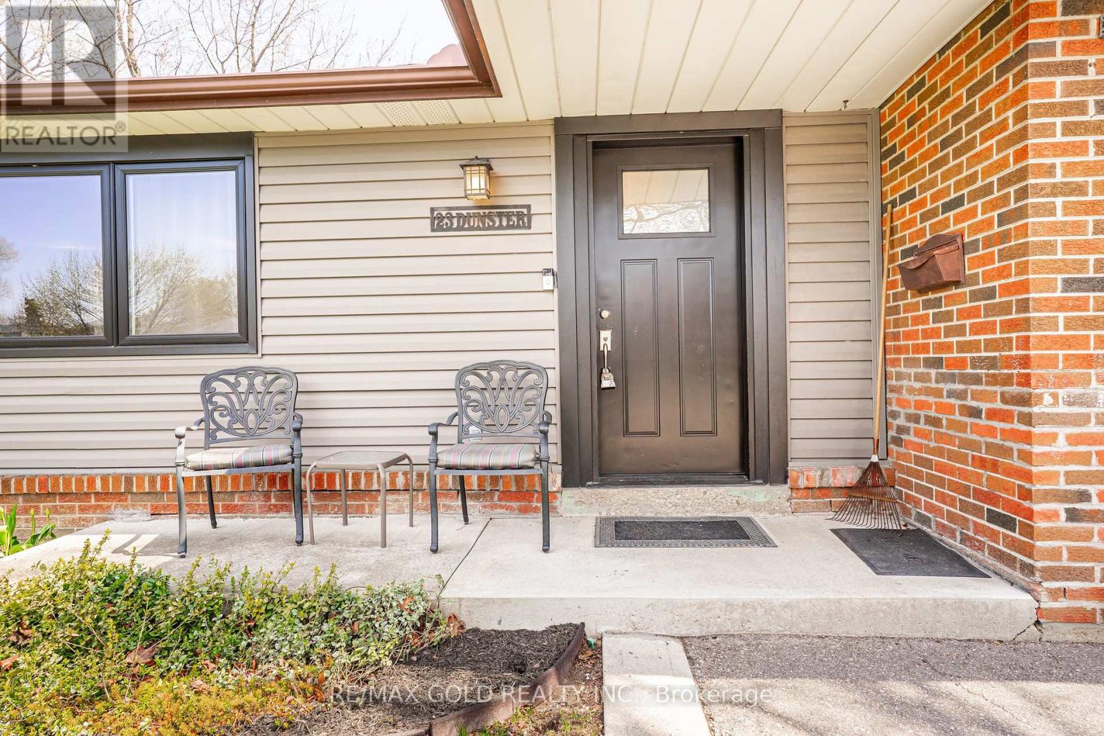 23 Dunster Crescent, Brampton, Ontario  L6T 3J8 - Photo 7 - W13040752