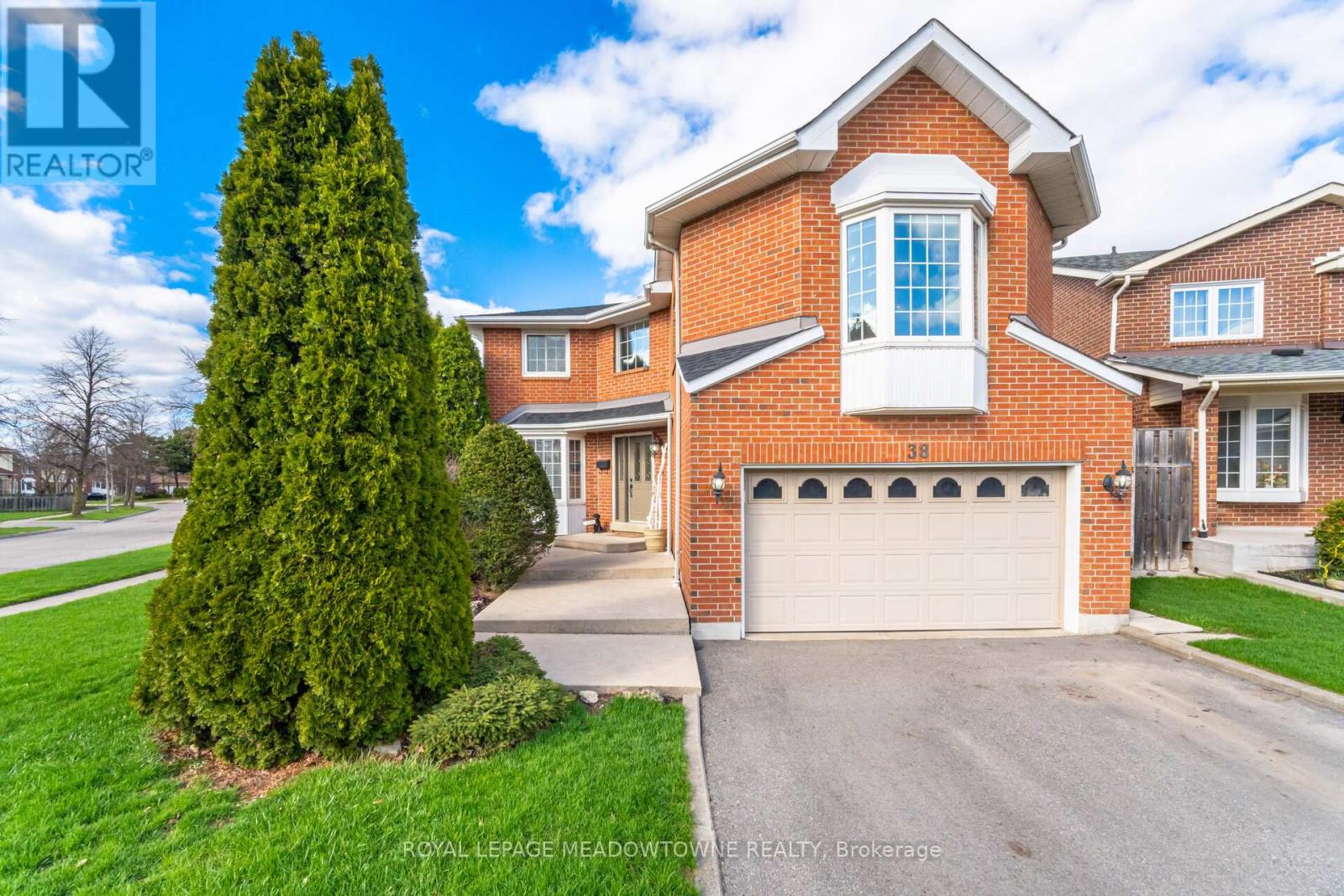 38 MCKILLOP COURT, Brampton, Ontario