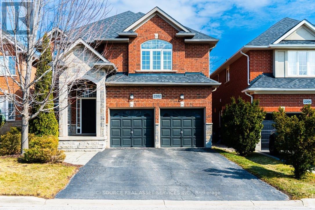 2202 BROOKHAVEN CRESCENT, Oakville, Ontario
