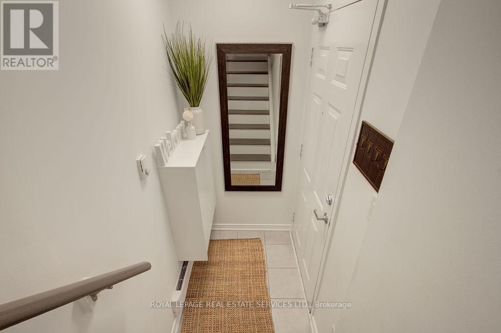 65 - 2441 Greenwich Drive, Oakville, Ontario  L6M 0S3 - Photo 3 - W13040882