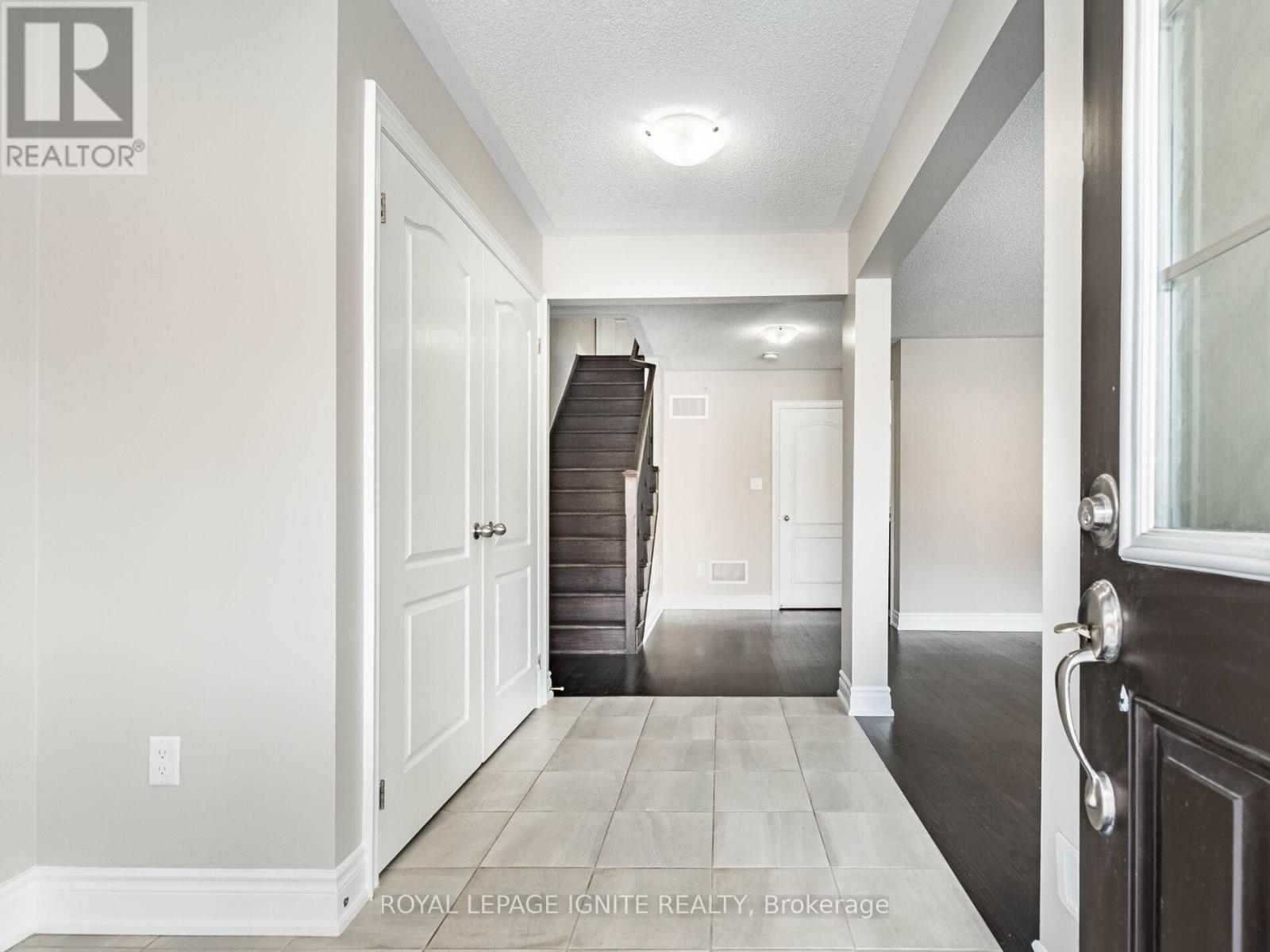 15 Temple Manor Road, Brampton, Ontario  L6Y 6C4 - Photo 2 - W13040980