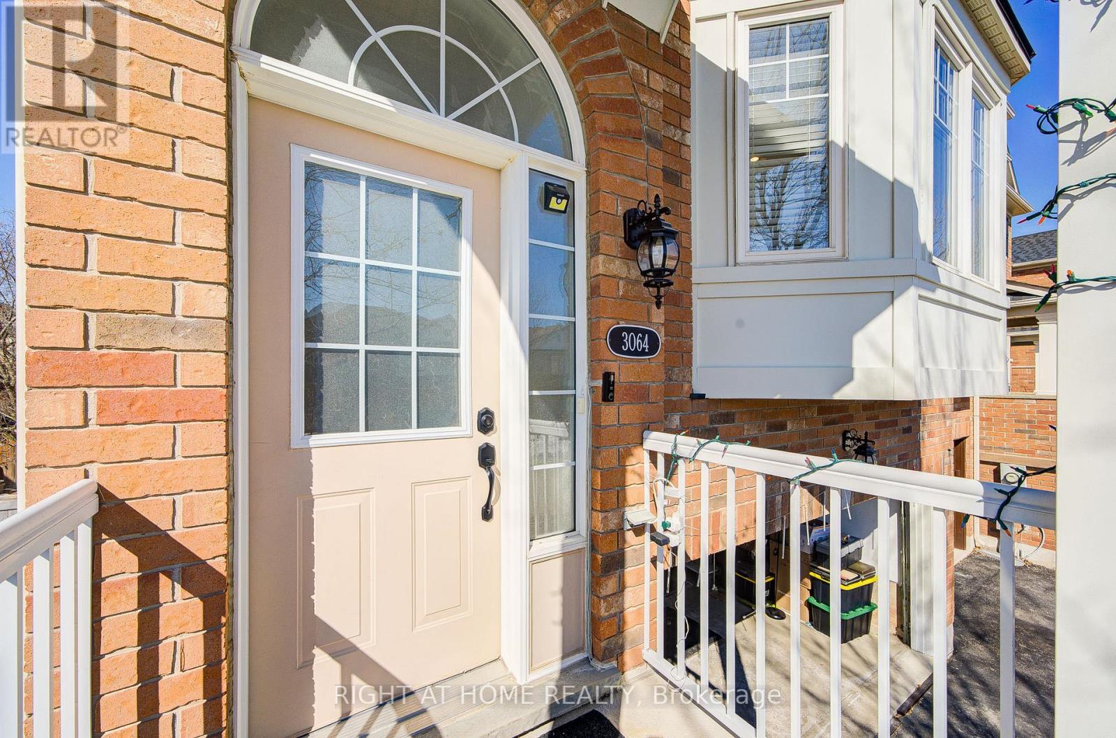 3064 Highbourne Crescent, Oakville, Ontario  L6M 5H1 - Photo 2 - W13041004