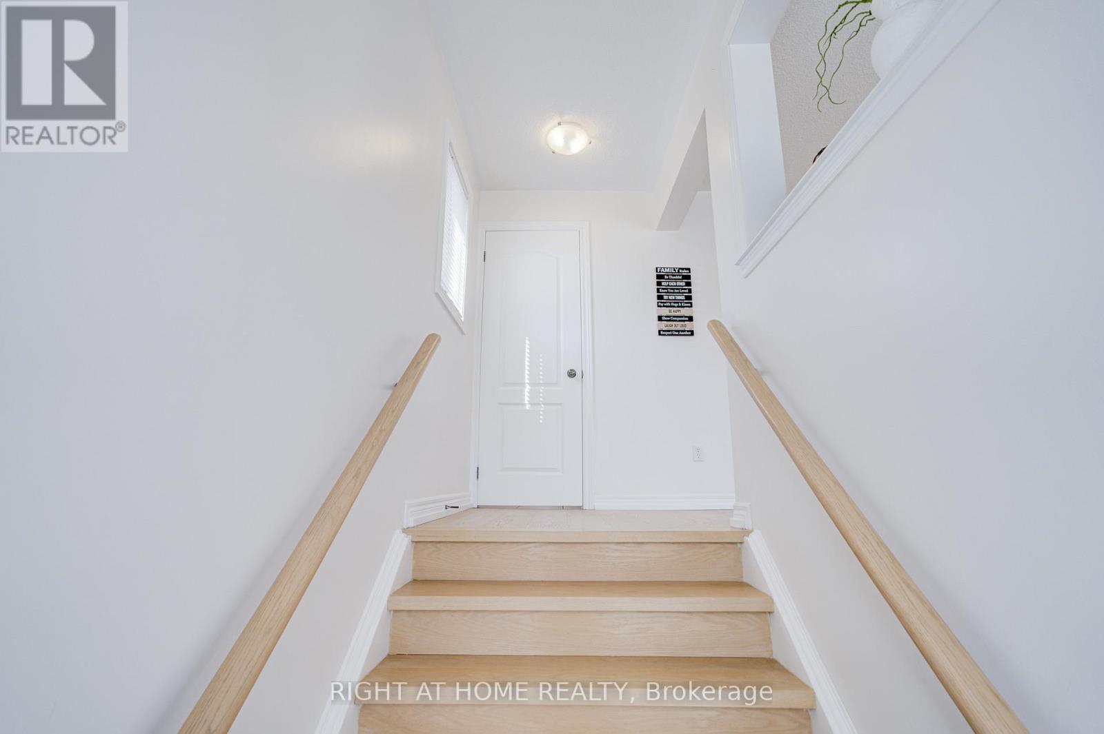 3064 Highbourne Crescent, Oakville, Ontario  L6M 5H1 - Photo 3 - W13041004