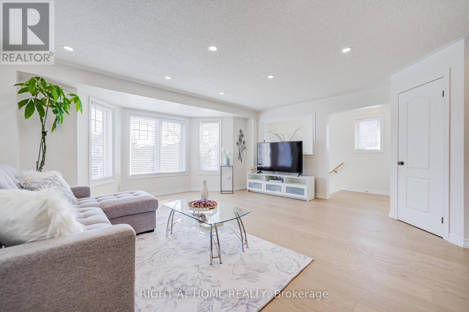 3064 Highbourne Crescent, Oakville, Ontario  L6M 5H1 - Photo 7 - W13041004