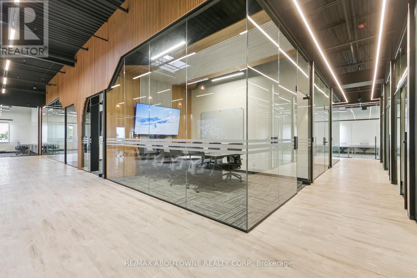 211-D - 320 MATHESON BOULEVARD W, Mississauga, Ontario