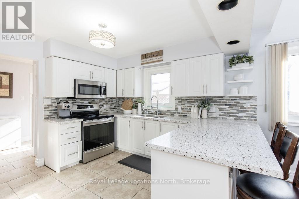 1180 River Road W, Wasaga Beach, Ontario  L9Z 2W7 - Photo 18 - S12857408