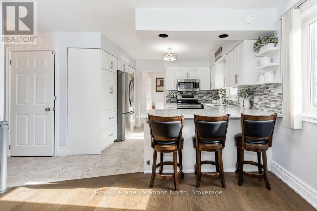 1180 River Road W, Wasaga Beach, Ontario  L9Z 2W7 - Photo 16 - S12857408