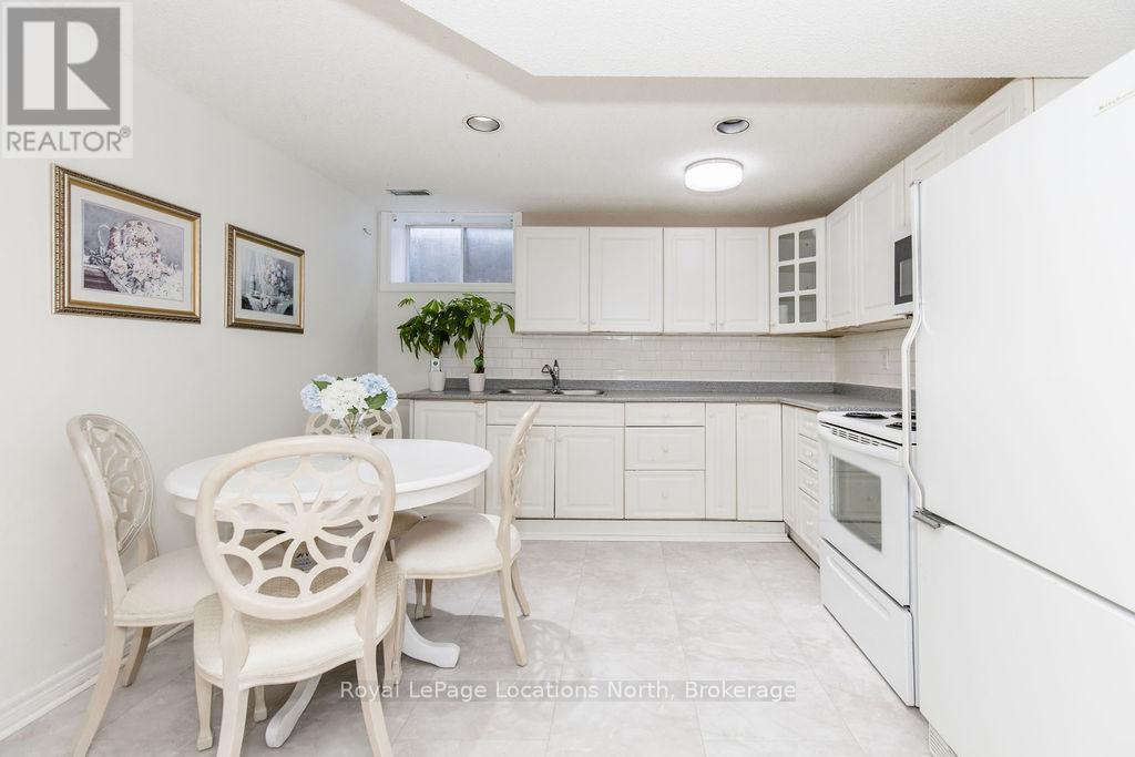 1180 River Road W, Wasaga Beach, Ontario  L9Z 2W7 - Photo 37 - S12857408