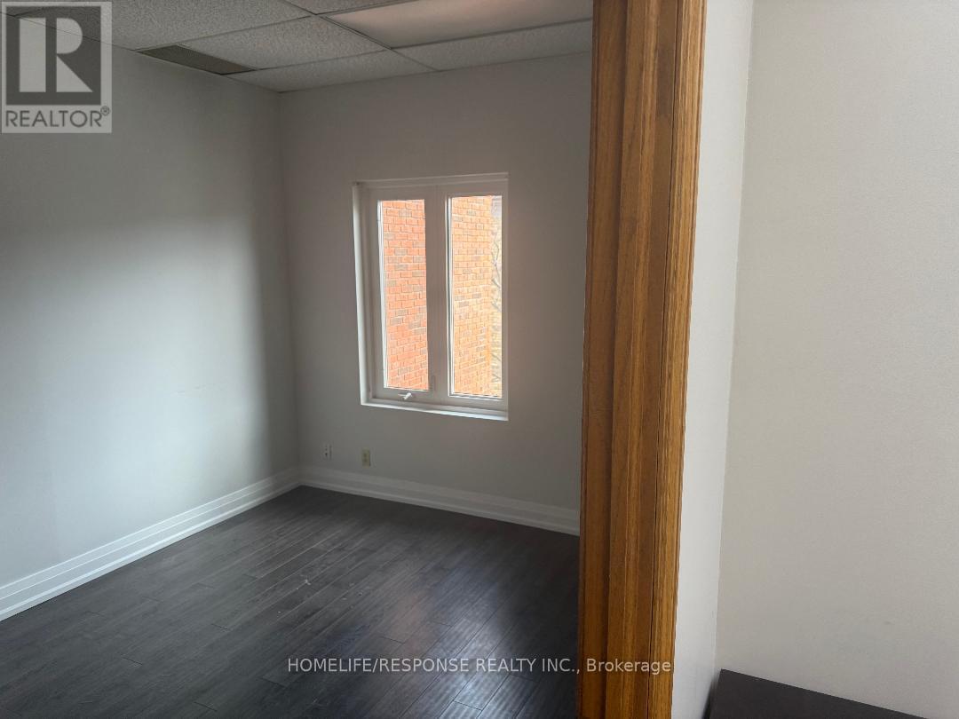 Upper And Lower - 4304 Village Centre Court, Mississauga, Ontario  L4Z 1S2 - Photo 13 - W12965586