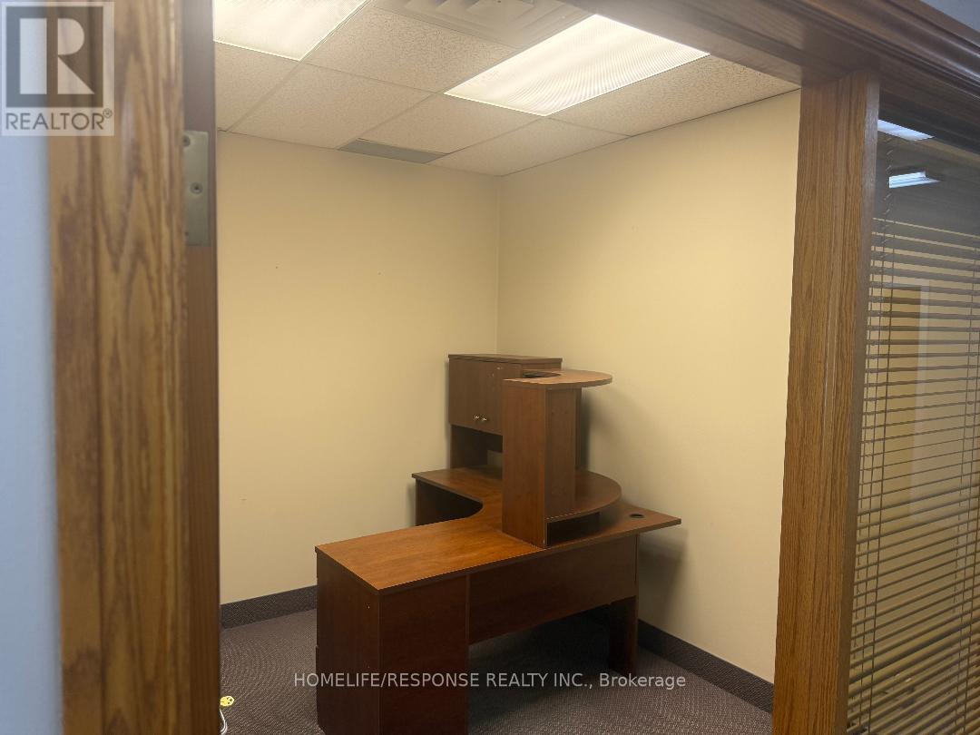 Upper And Lower - 4304 Village Centre Court, Mississauga, Ontario  L4Z 1S2 - Photo 5 - W12965586