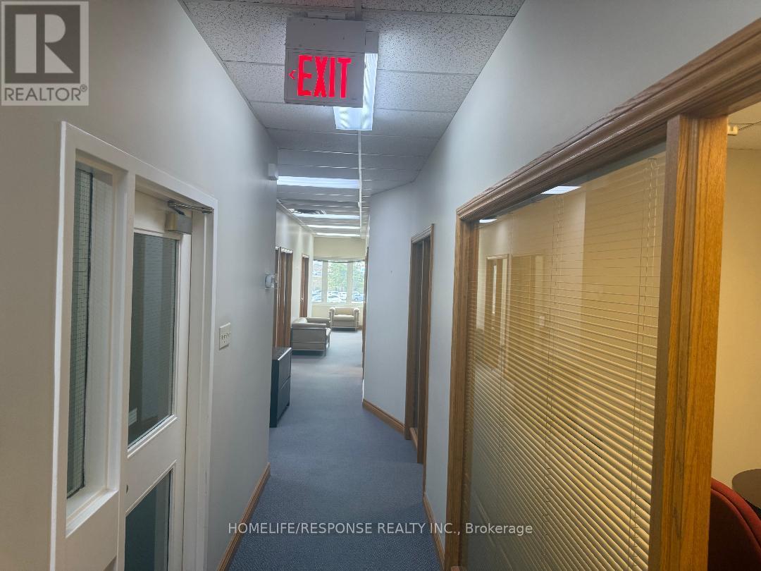 Upper And Lower - 4304 Village Centre Court, Mississauga, Ontario  L4Z 1S2 - Photo 15 - W12965586